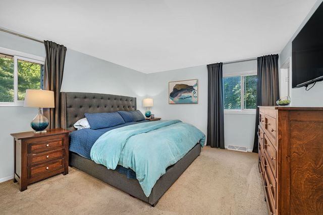 5 Assembly Court, Bolingbrook, IL 60440