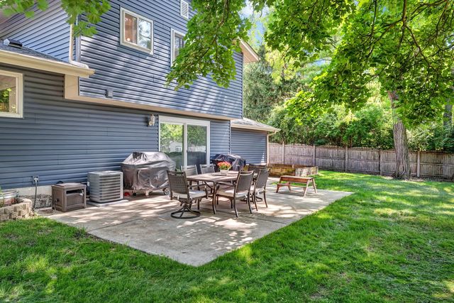 5 Assembly Court, Bolingbrook, IL 60440