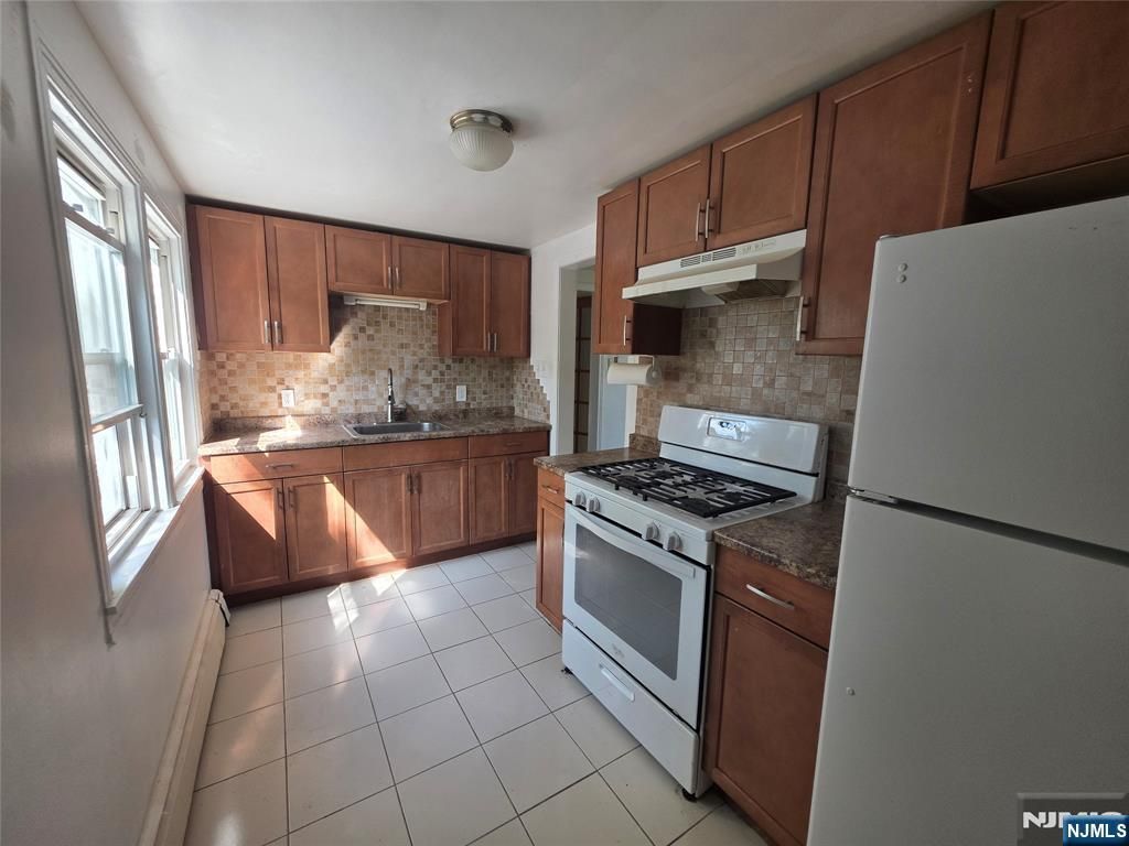 55 Midland Avenue 2, Midland Park, NJ 07432