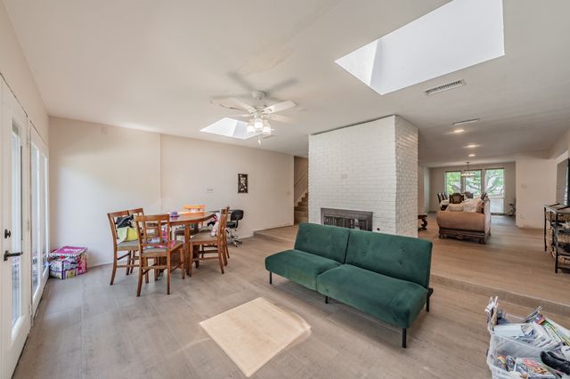 707 Kyle Drive, Arlington, TX 76011