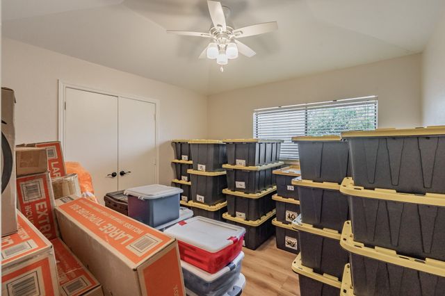 707 Kyle Drive, Arlington, TX 76011