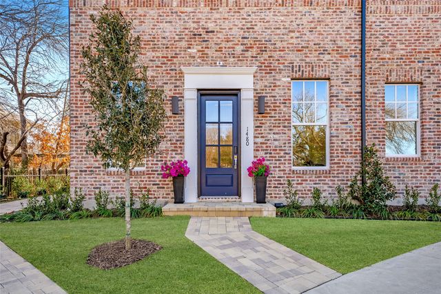 1444 N Avenue, Plano, TX 75074