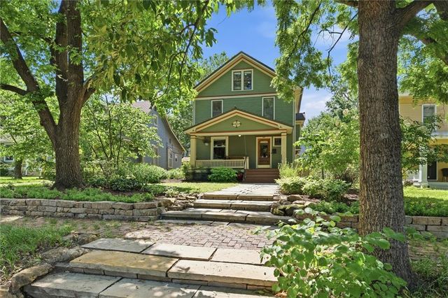817 Maine Street, Lawrence, KS 66044