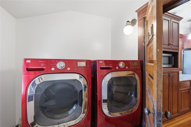 817 Maine Street, Lawrence, KS 66044
