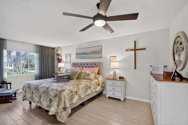 10137 S 42nd Avenue S, Boynton Beach, FL 33436