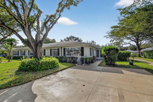 10137 S 42nd Avenue S, Boynton Beach, FL 33436