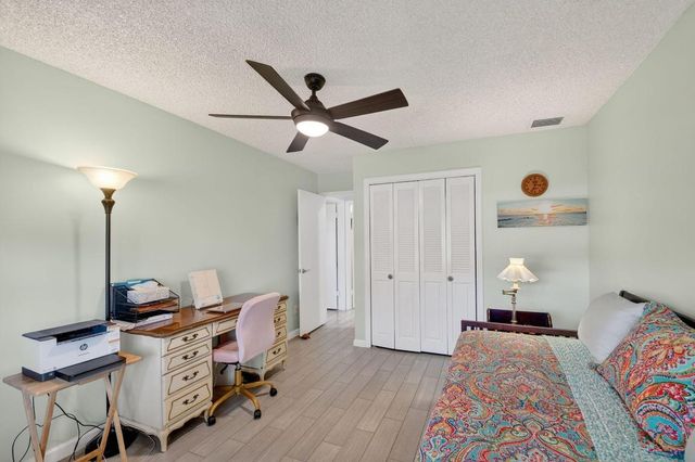 10137 S 42nd Avenue S, Boynton Beach, FL 33436