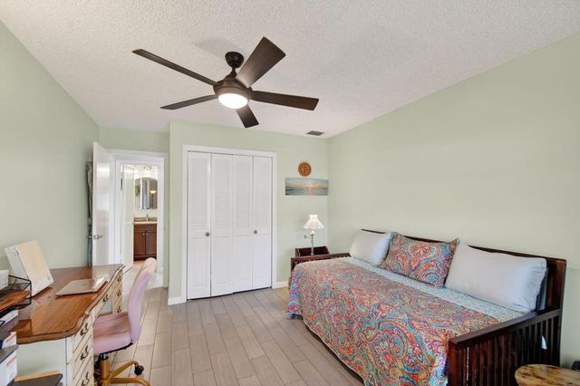 10137 S 42nd Avenue S, Boynton Beach, FL 33436