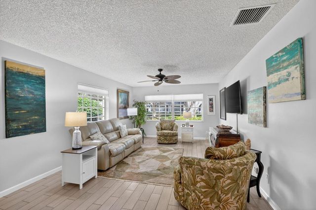 10137 S 42nd Avenue S, Boynton Beach, FL 33436