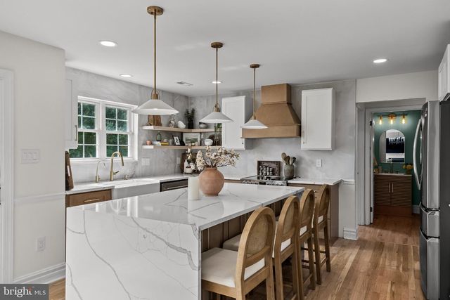 35 PARRY DR, Hainesport, NJ 08036