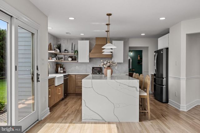 35 PARRY DR, Hainesport, NJ 08036