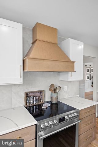 35 PARRY DR, Hainesport, NJ 08036