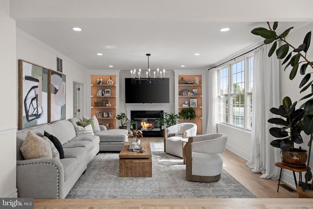35 PARRY DR, Hainesport, NJ 08036