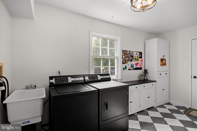 35 PARRY DR, Hainesport, NJ 08036