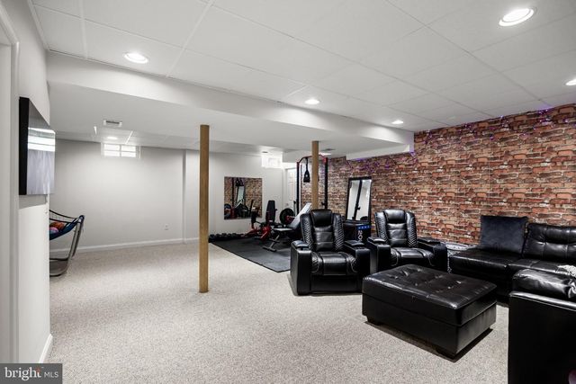 35 PARRY DR, Hainesport, NJ 08036