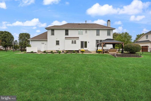 35 PARRY DR, Hainesport, NJ 08036