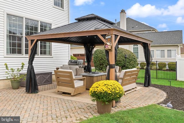 35 PARRY DR, Hainesport, NJ 08036
