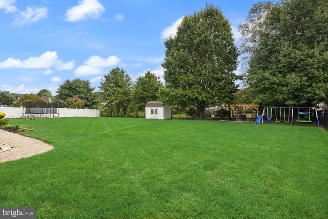35 PARRY DR, Hainesport, NJ 08036