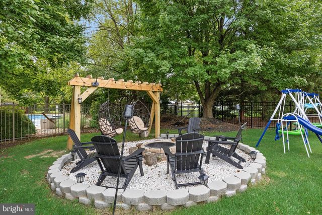 35 PARRY DR, Hainesport, NJ 08036