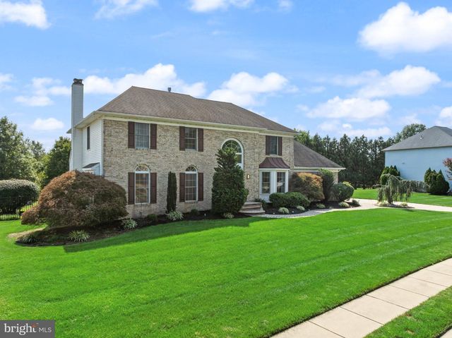 35 PARRY DR, Hainesport, NJ 08036