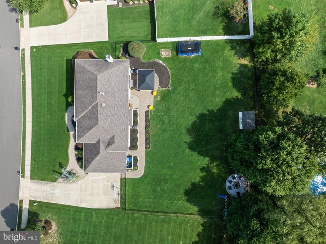35 PARRY DR, Hainesport, NJ 08036