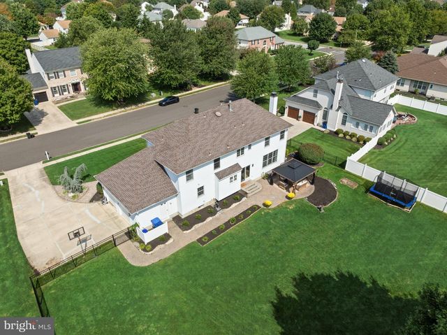 35 PARRY DR, Hainesport, NJ 08036