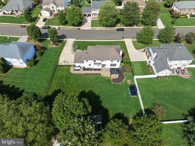 35 PARRY DR, Hainesport, NJ 08036