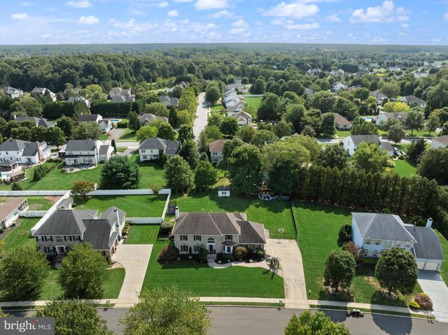 35 PARRY DR, Hainesport, NJ 08036