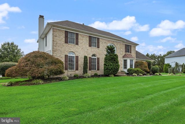 35 PARRY DR, Hainesport, NJ 08036