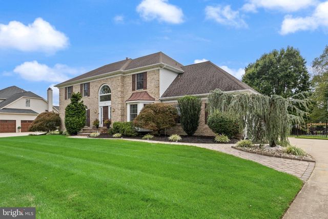 35 PARRY DR, Hainesport, NJ 08036