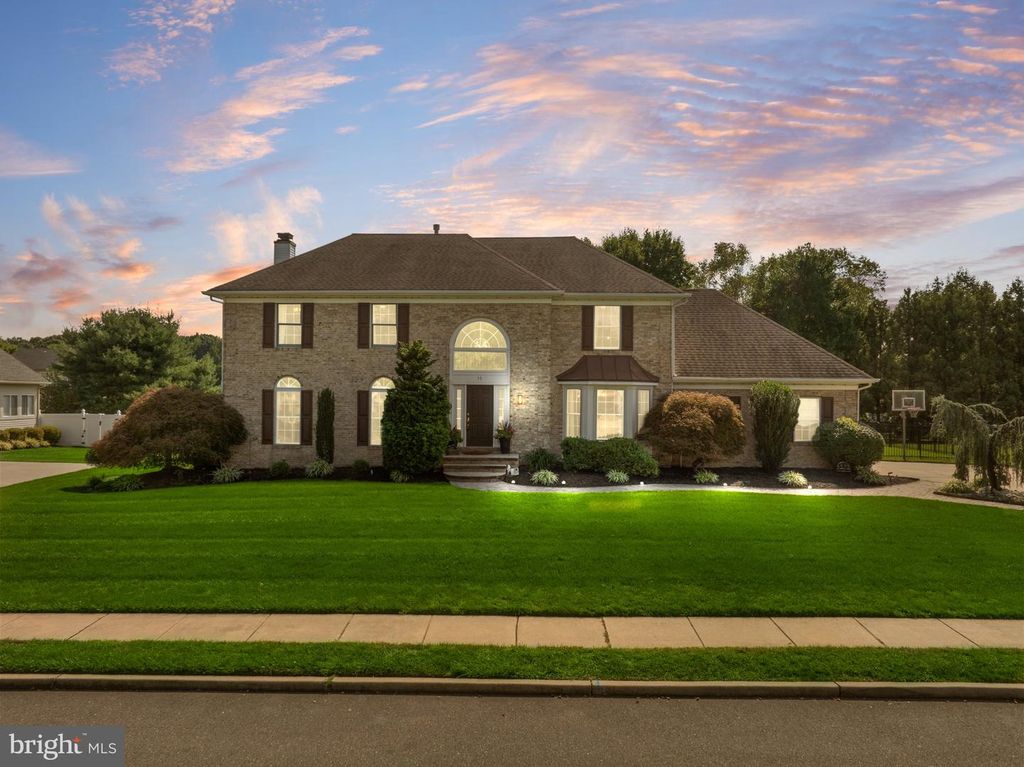 35 PARRY DR, Hainesport, NJ 08036