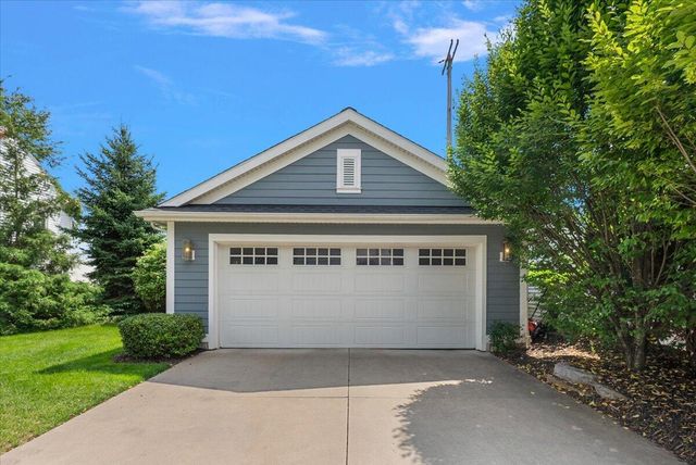 548 Lovett Avenue Se, East Grand Rapids, MI 49506