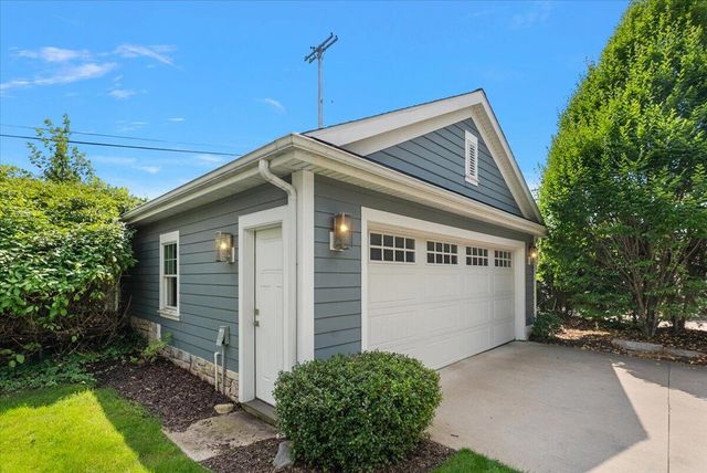 548 Lovett Avenue Se, East Grand Rapids, MI 49506