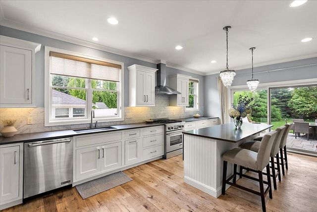 548 Lovett Avenue Se, East Grand Rapids, MI 49506