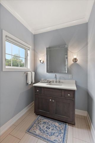 548 Lovett Avenue Se, East Grand Rapids, MI 49506