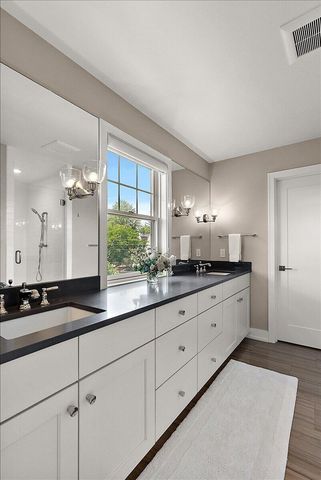 548 Lovett Avenue Se, East Grand Rapids, MI 49506