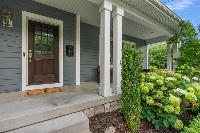548 Lovett Avenue Se, East Grand Rapids, MI 49506