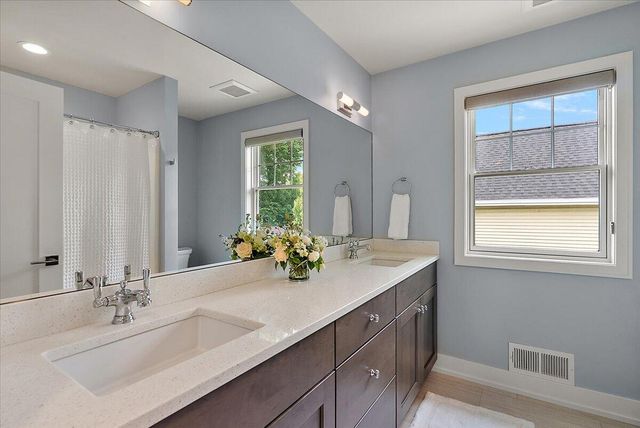 548 Lovett Avenue Se, East Grand Rapids, MI 49506