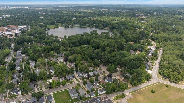 548 Lovett Avenue Se, East Grand Rapids, MI 49506