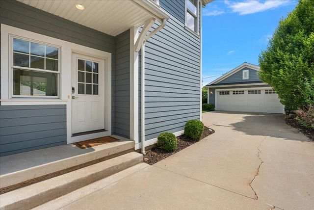 548 Lovett Avenue Se, East Grand Rapids, MI 49506