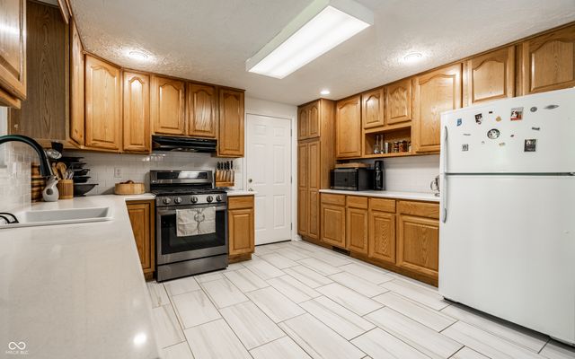 1638 Lutherwood Drive, Indianapolis, IN 46219
