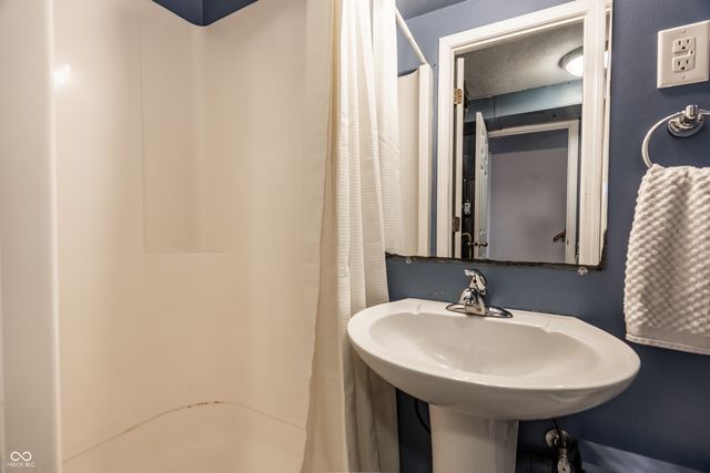 1638 Lutherwood Drive, Indianapolis, IN 46219