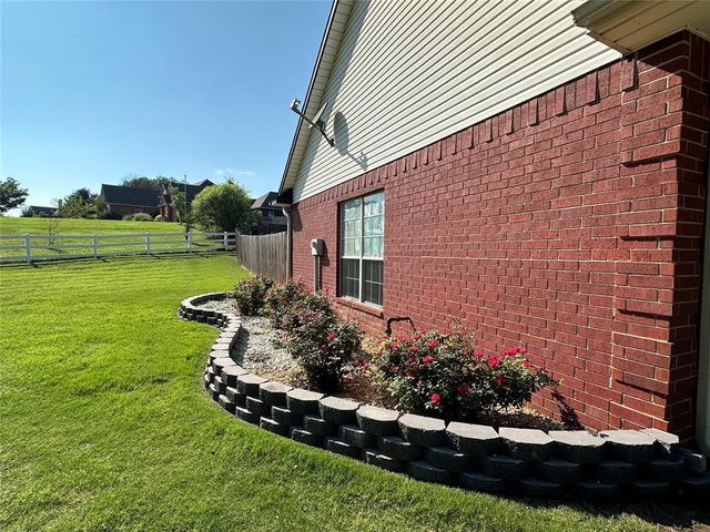 12 Northwood Drive, Shawnee, OK 74804