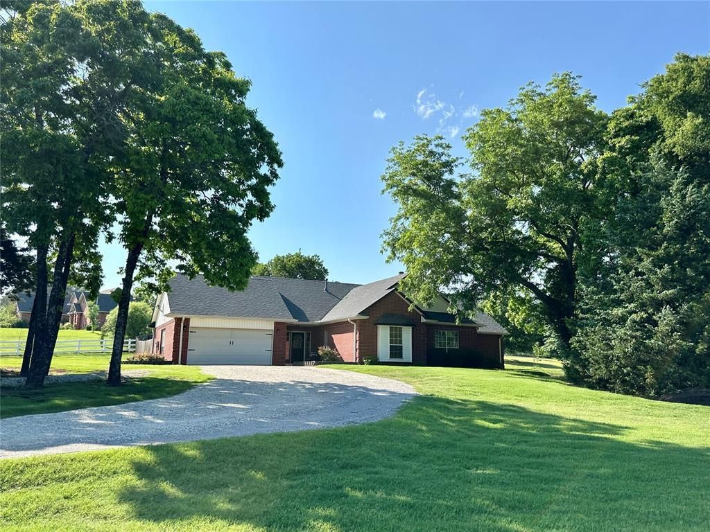 12 Northwood Drive, Shawnee, OK 74804