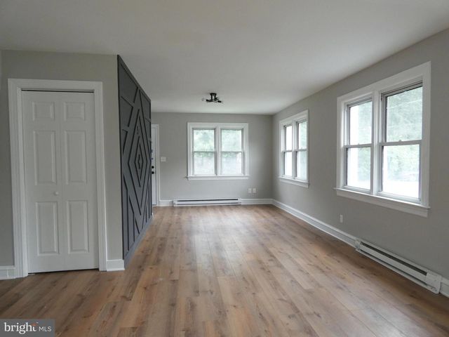 148 N DOLBOW AVE, Penns Grove, NJ 08069