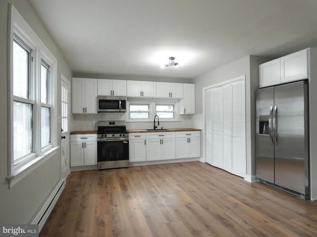 148 N DOLBOW AVE, Penns Grove, NJ 08069