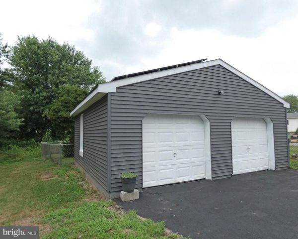 148 N DOLBOW AVE, Penns Grove, NJ 08069