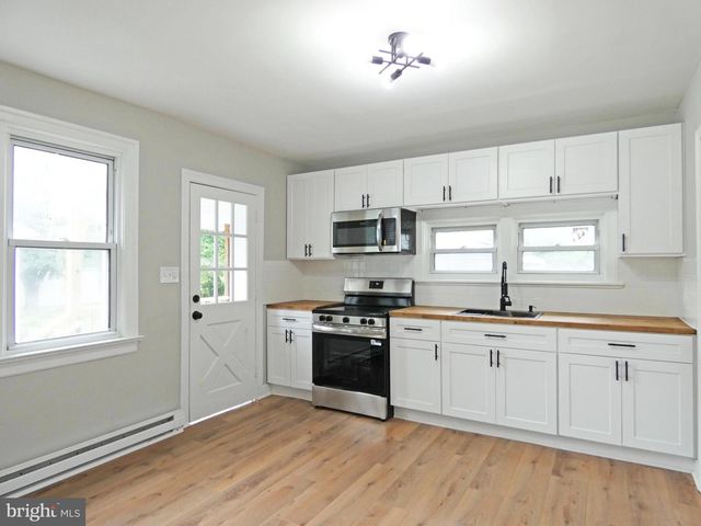 148 N DOLBOW AVE, Penns Grove, NJ 08069