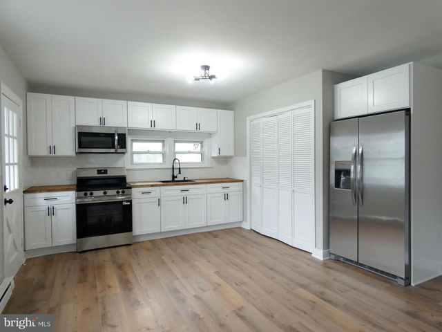 148 N DOLBOW AVE, Penns Grove, NJ 08069