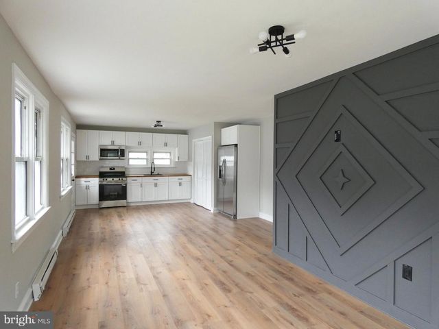 148 N DOLBOW AVE, Penns Grove, NJ 08069